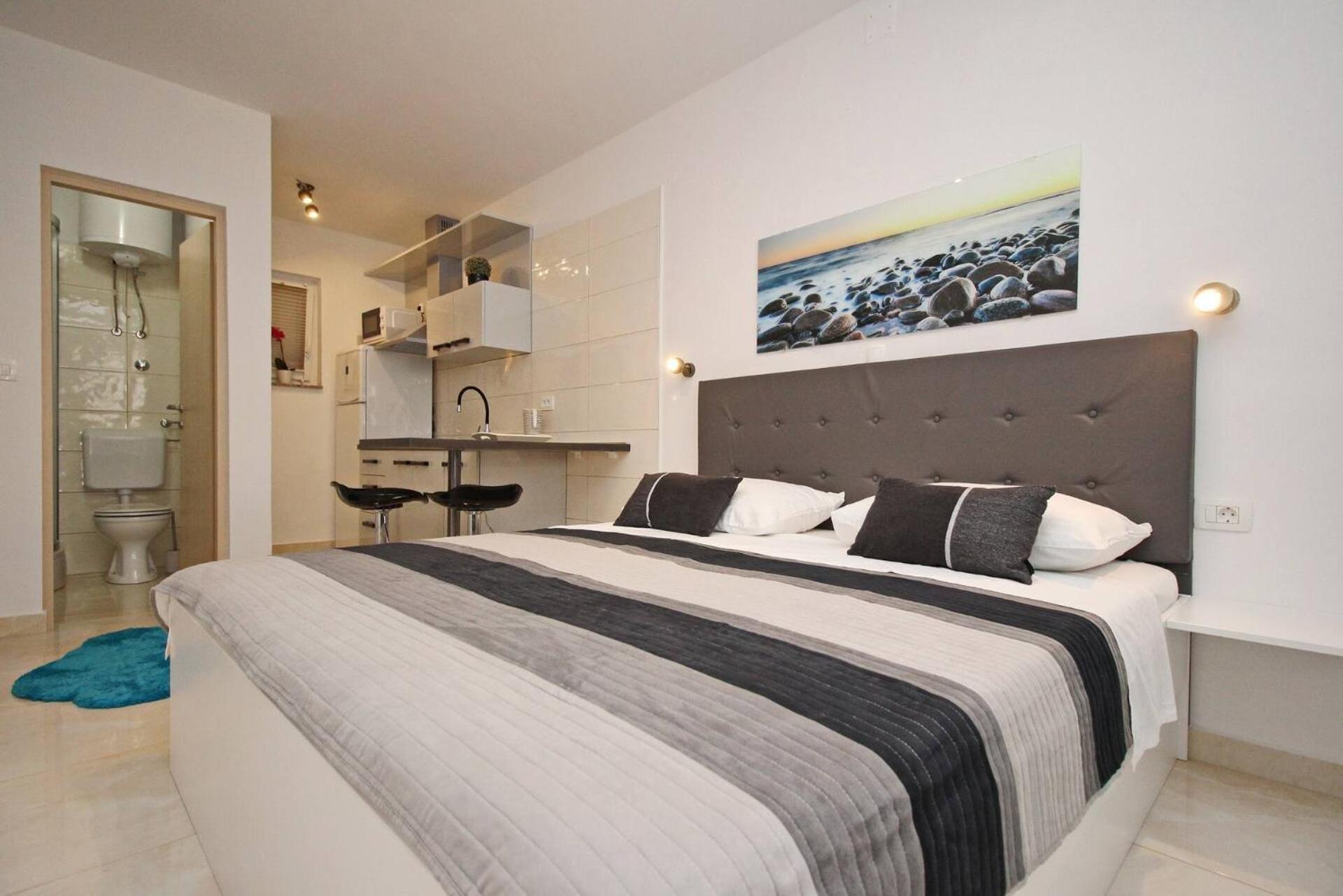 Apartments Karamarko Baška Екстериор снимка