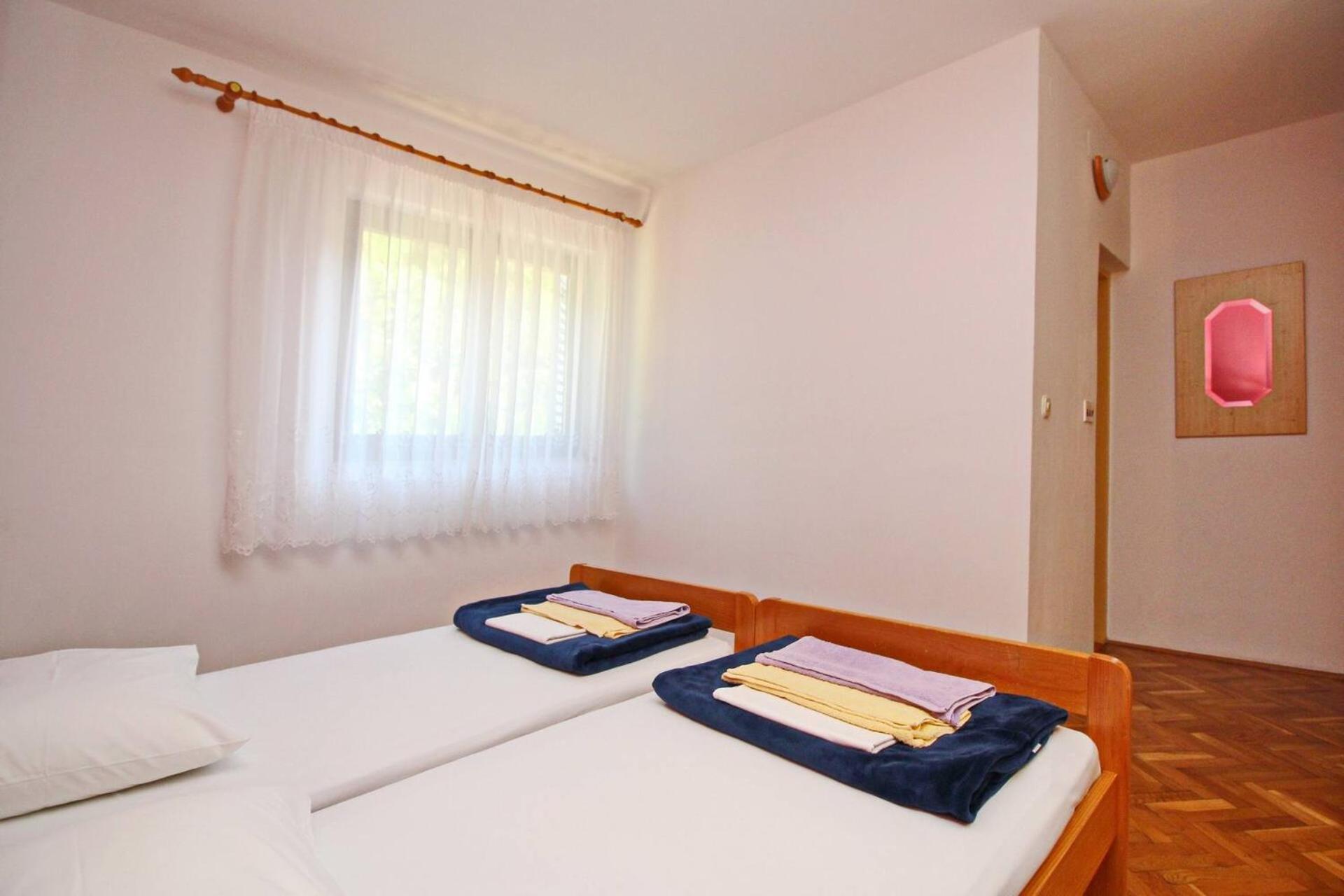 Apartments Karamarko Baška Екстериор снимка