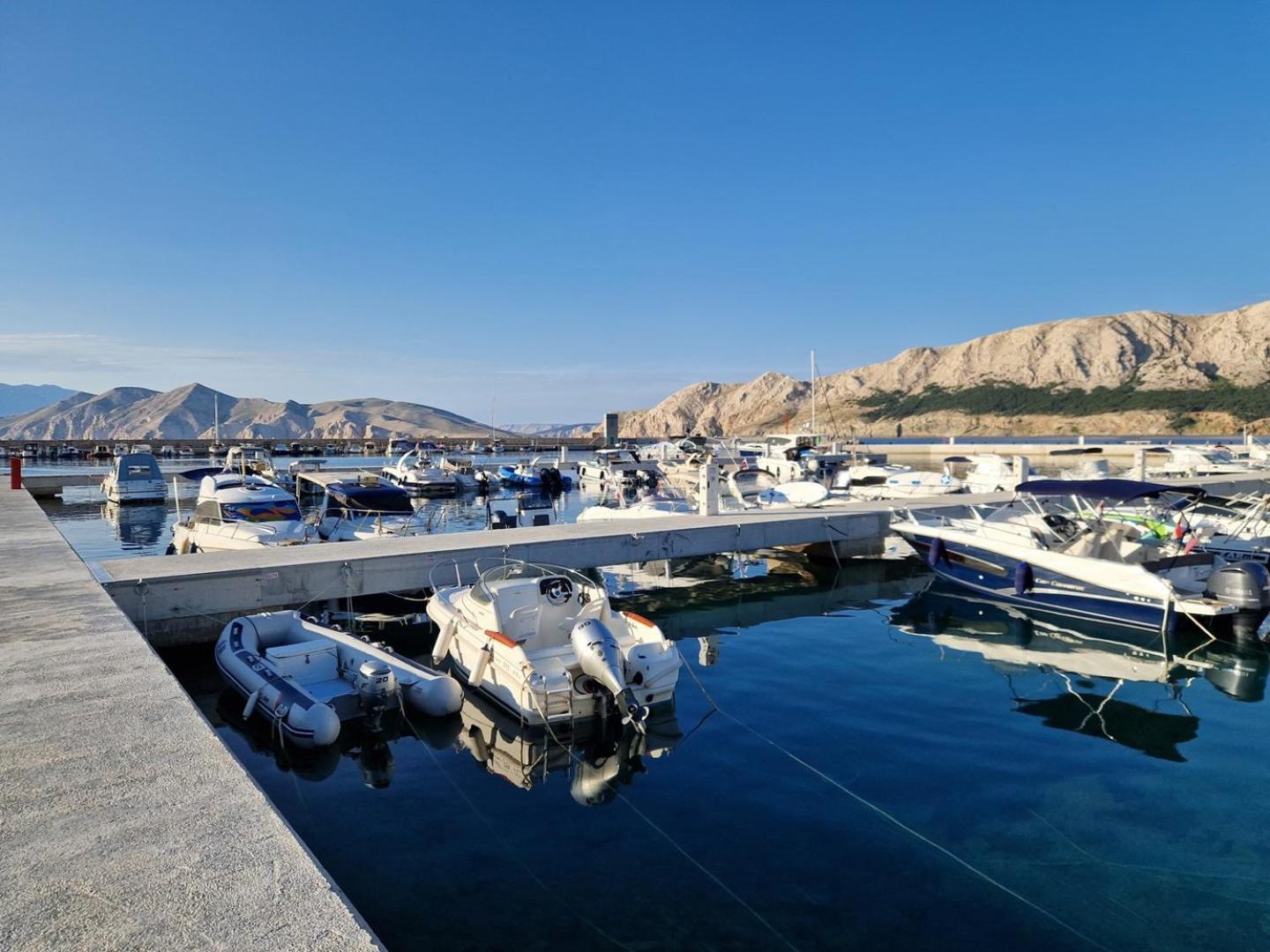 Apartments Karamarko Baška Екстериор снимка