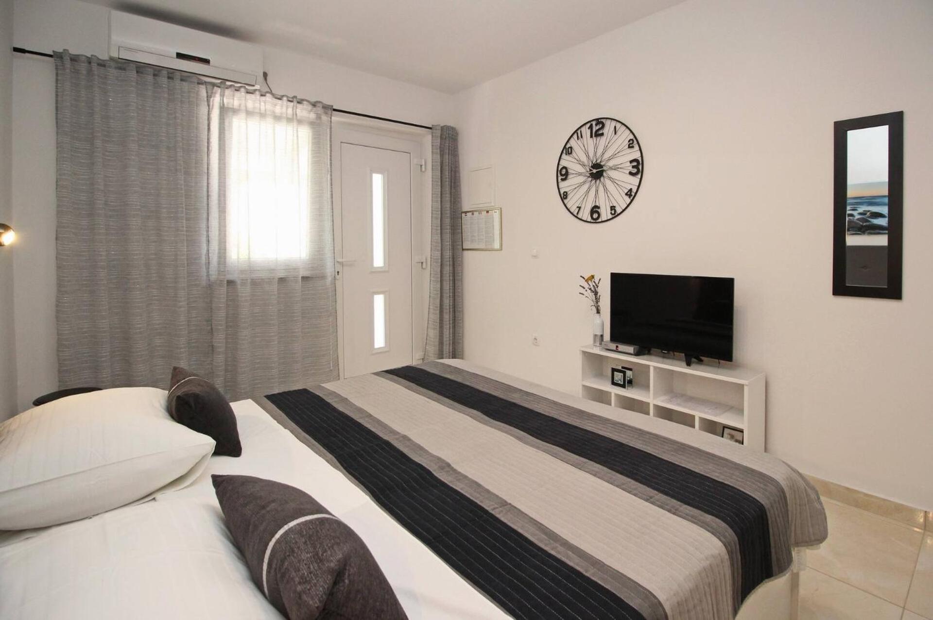 Apartments Karamarko Baška Екстериор снимка