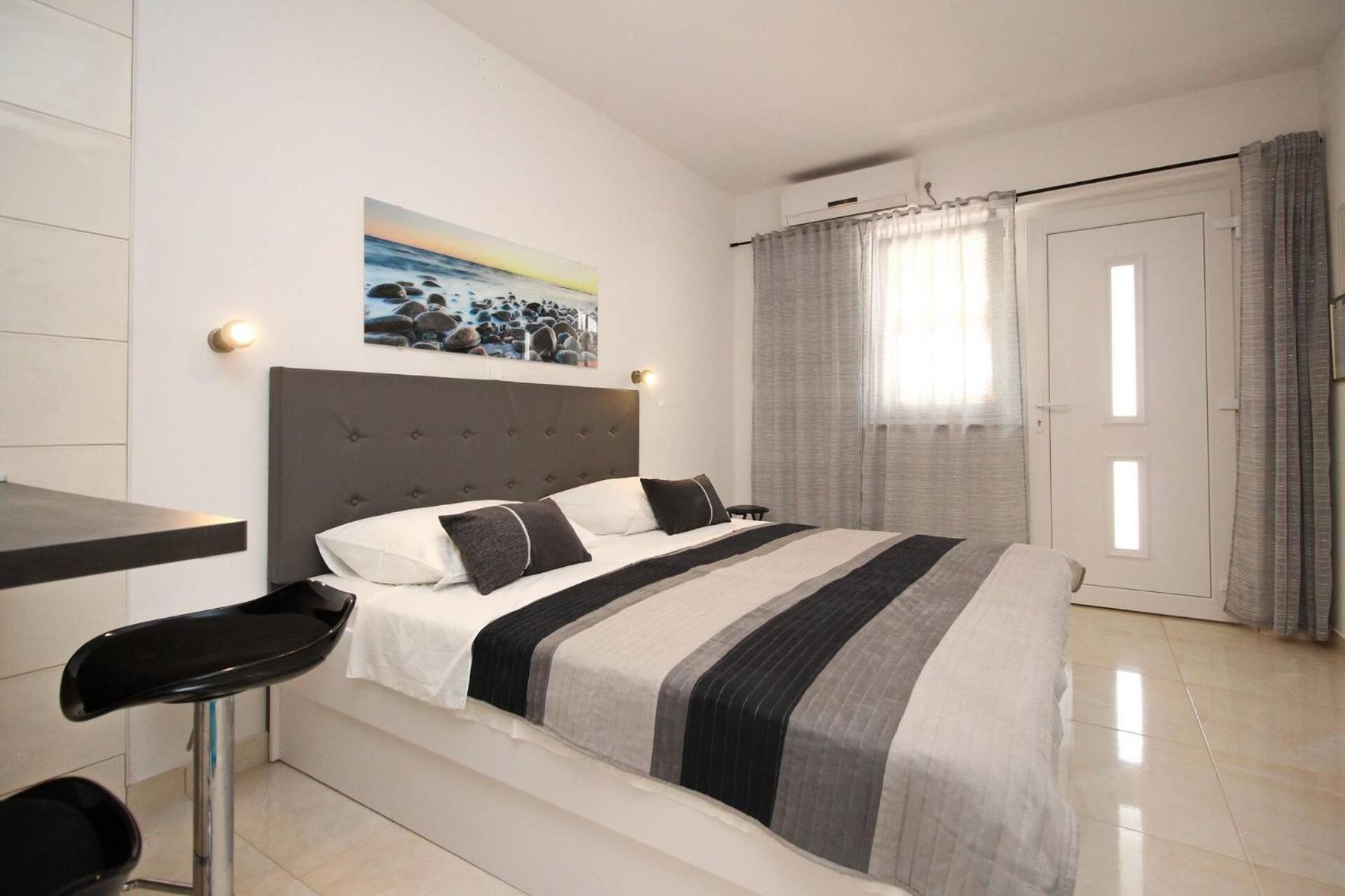 Apartments Karamarko Baška Екстериор снимка