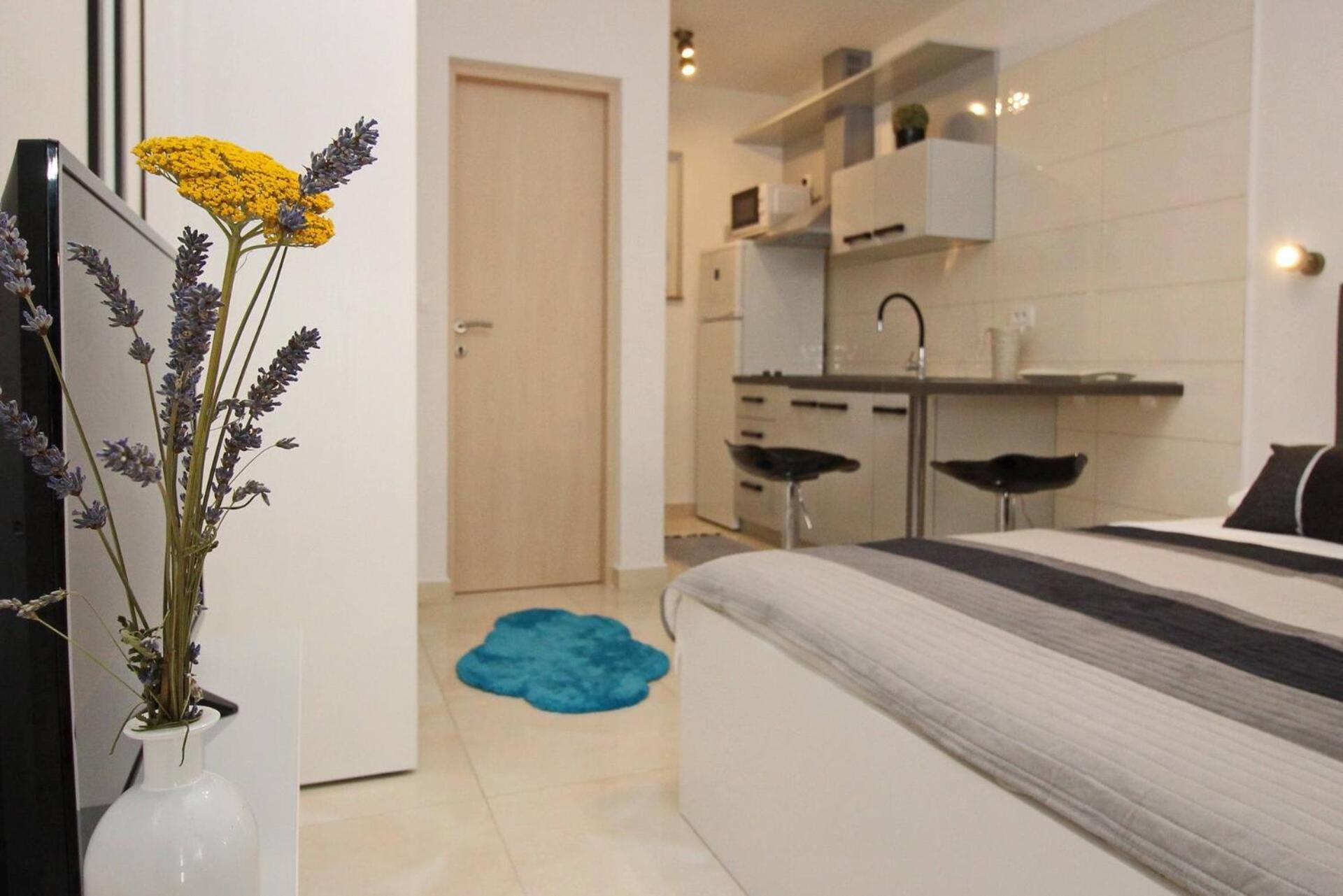 Apartments Karamarko Baška Екстериор снимка
