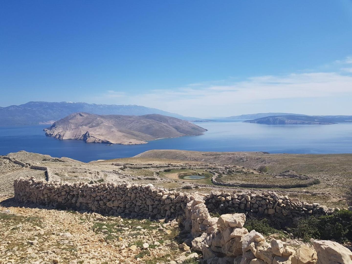 Apartments Karamarko Baška Екстериор снимка